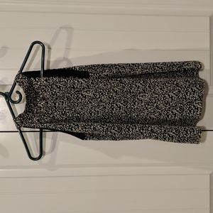 Talbots size 4 sleeveless top black and white